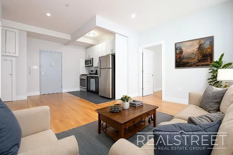 Building Photo - 9002 Queens Blvd #531