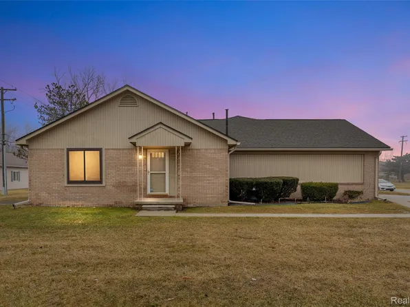 31896 Cristina Dr, Roseville, MI 48066