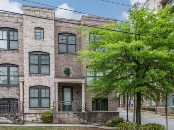 700 Cosmopolitan Dr NE, Atlanta, GA 30324