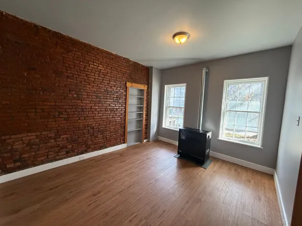 Vliet, 47-49 Vliet St #1, Cohoes, NY 12047