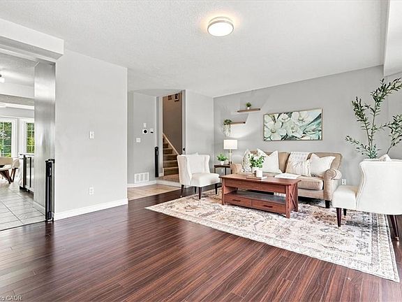 4th image of 975 Strasburg Rd #21B