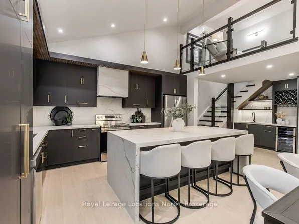 478 Golf Course Rd, Wasaga Beach, ON L9Z 1S5