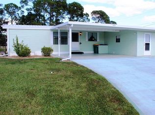 1004 Patriot Pl, Tavares, FL 32778