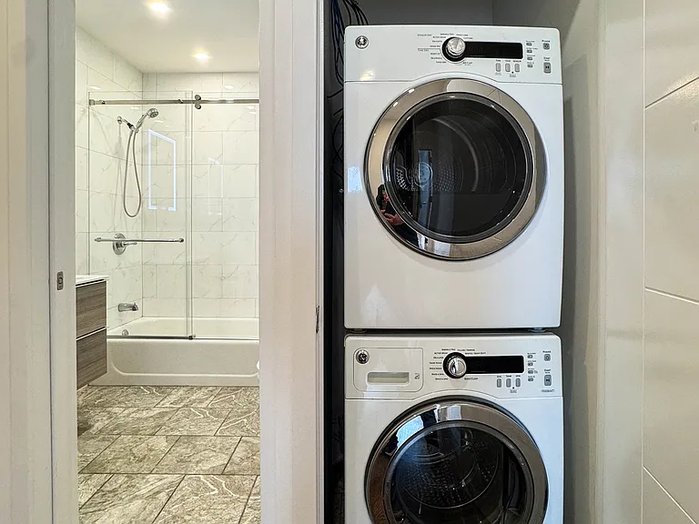 689 Leonard St #3R — Photo 17