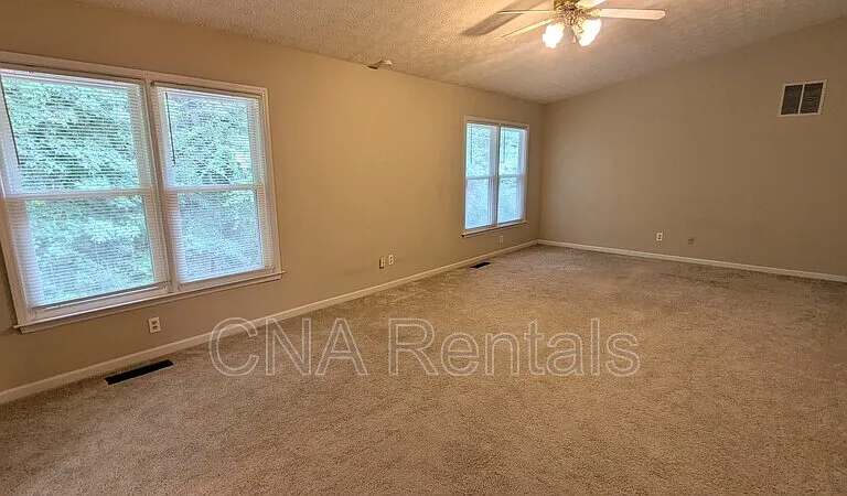 4635 Hampton Square Dr — Photo 12