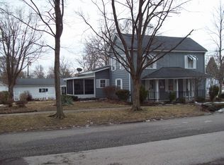 422 W Main St, Greenville, IL