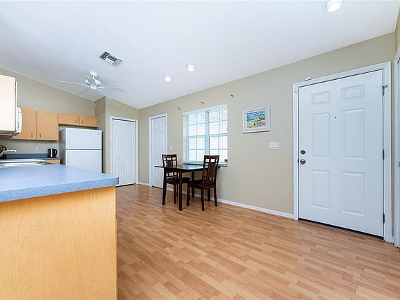 3rd image of 10052 Topsail Ave