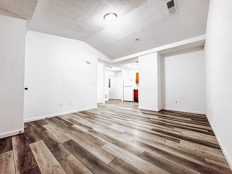 1703 N. 3rd St. Apartments — Photo 17