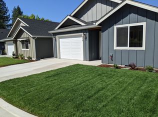 1679 NE June Bug Dr, Grants Pass, OR 97526