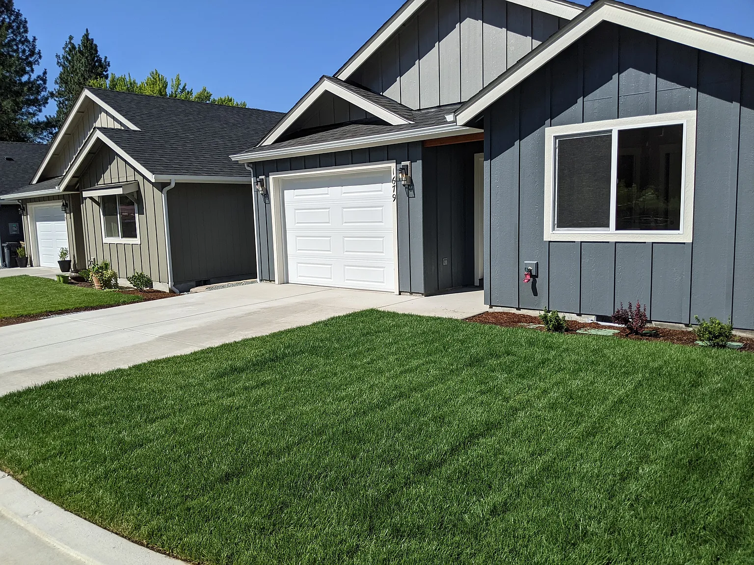 1679 NE June Bug Dr photo 1