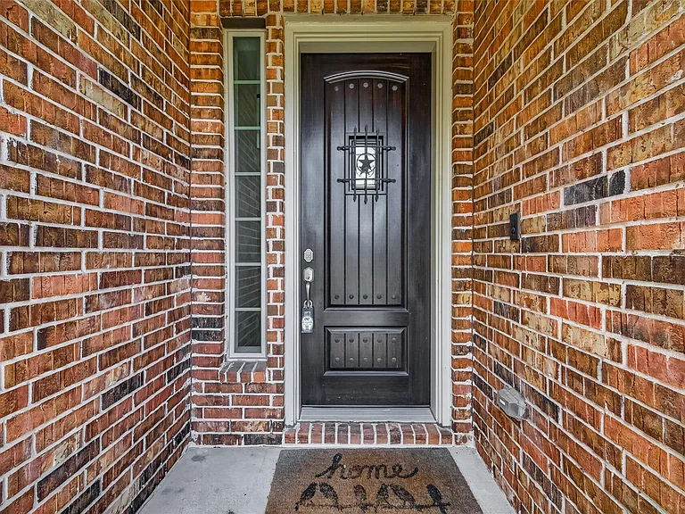 10514 Inverclyde Dr — Photo 4