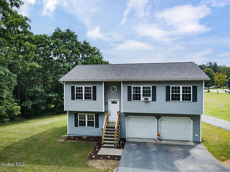 2nd image of 61 Locust Ridge Drive