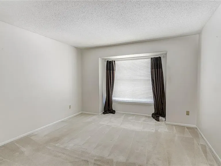 44 Rumson Ct SE — Photo 16