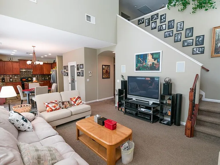 Alberton Cir — Photo 10