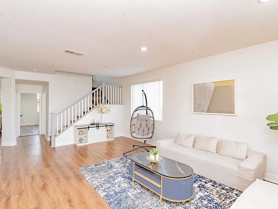 26876 Alta Mira St