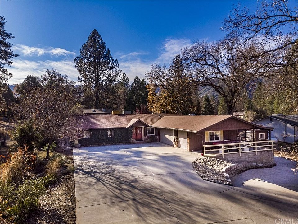 1st image of 45538 N Oakview Dr