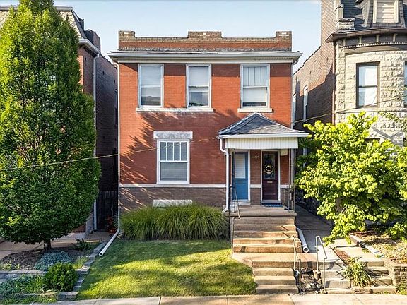2nd image of 3857 Botanical Ave
