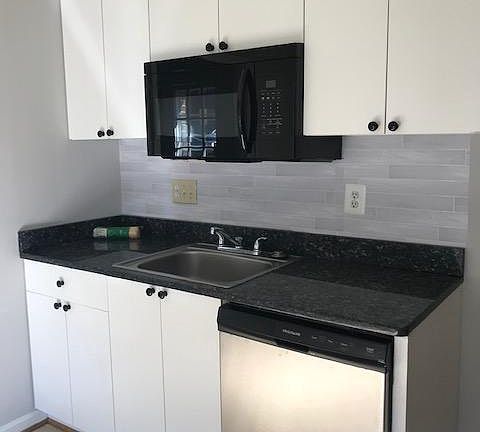 4th image of 2836 Cambridge Dr