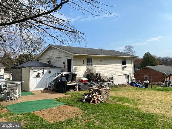 5th image of 202 Old Martinsburg Rd