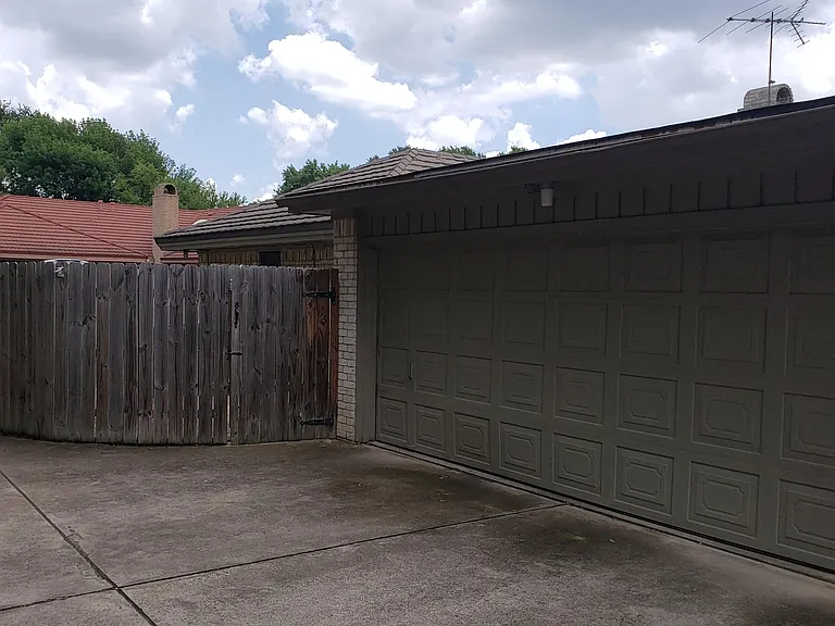 3016 Overton Park Dr W — Photo 40