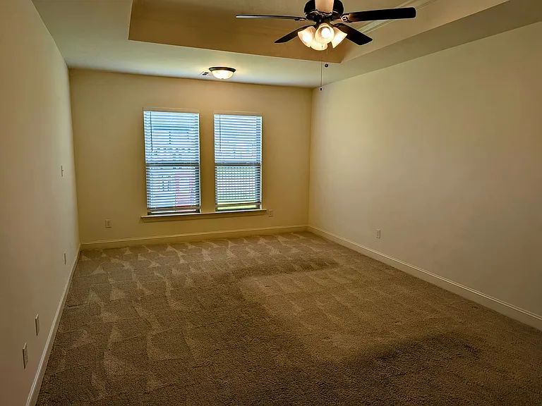 213 Preston Rose Ln — Photo 6