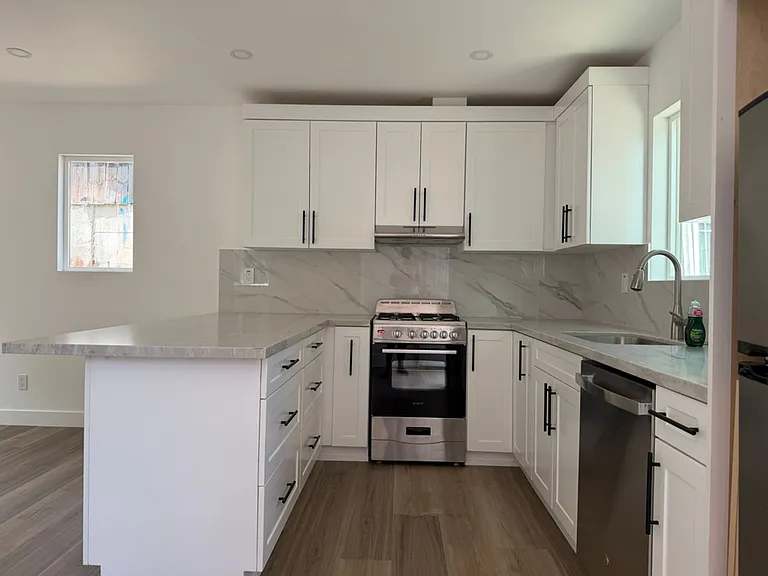 8016 Helm St — Photo 3