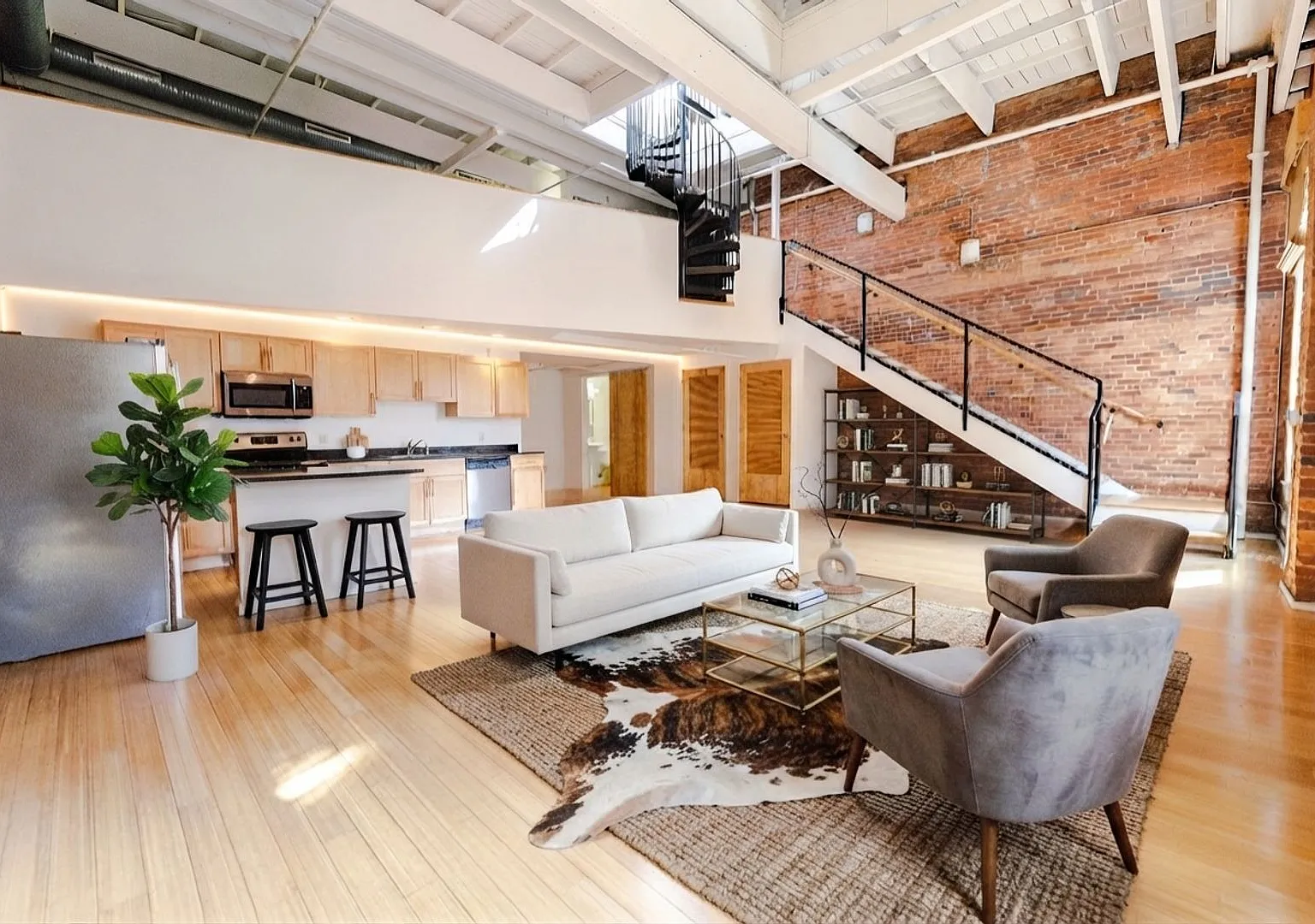 Stunning Downtown Condo — Photo 1