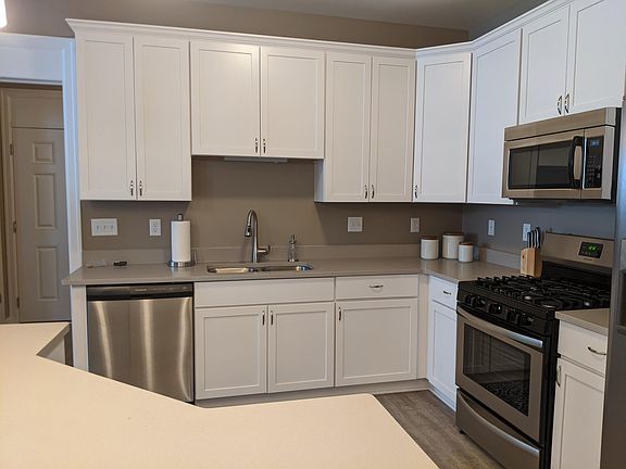 3rd image of 1129 Landis Ln