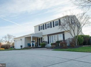 32 Lincoln Dr, Laurel Springs, NJ 08021