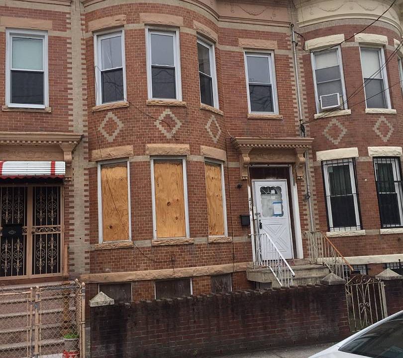 2nd image of 436 Etna St