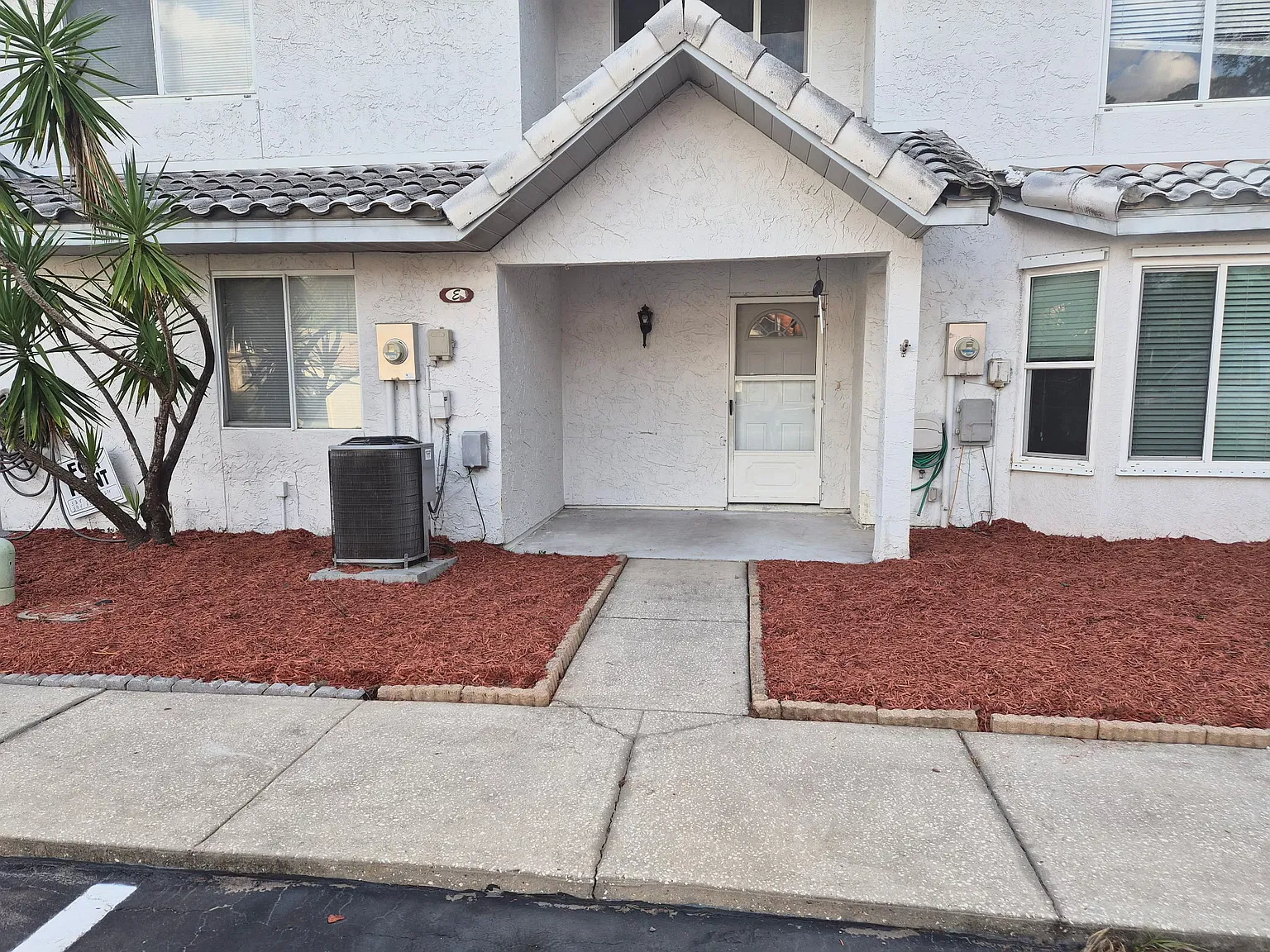 3 bed, 1244 sqft, $1,850 — Photo 2