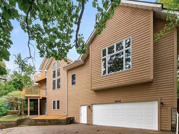 5th image of 9848 Oak Shore Dr