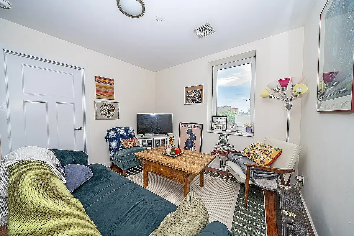 960 Willoughby Avenue — Photo 1