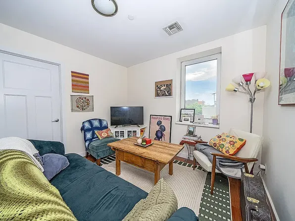 960 Willoughby Avenue image 1 of 16