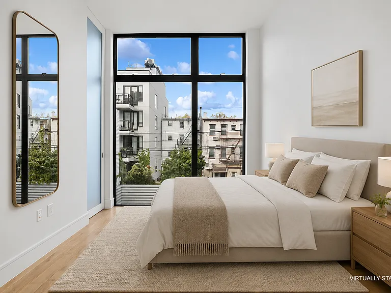 237 Devoe St #2R — Photo 5