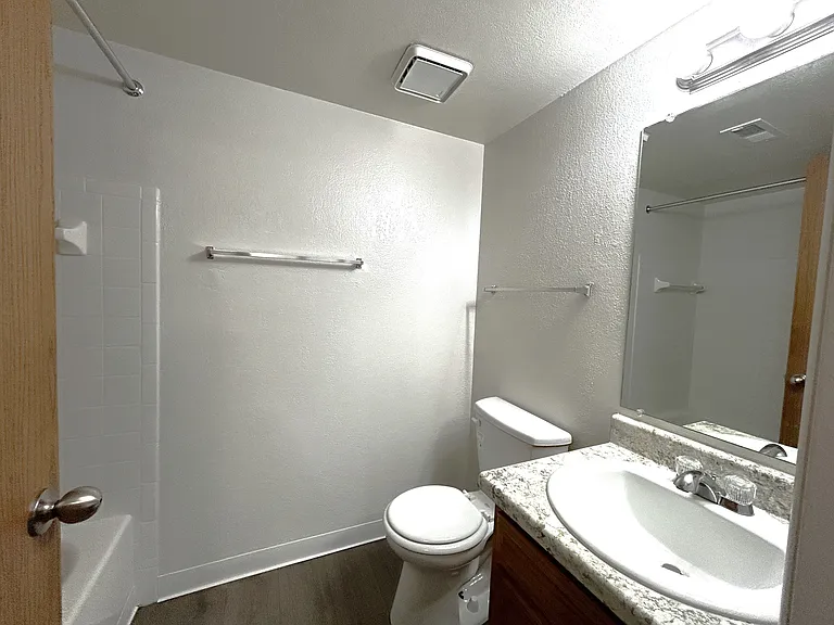 Charter Oaks Apartments — Photo 68