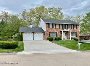 920 Cari Ann Dr, Jefferson City, MO 65109