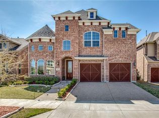 805 Trenton Dr, Savannah, TX 76227