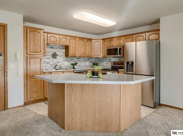 7005 S 74th St Unit 208, La Vista, NE 68128