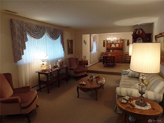 5th image of 518 Berkshire Cir