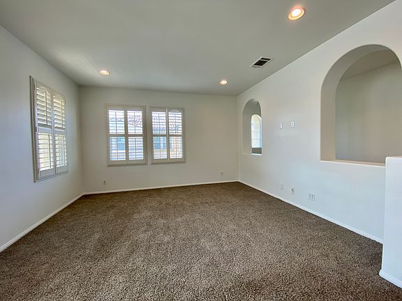 5th image of 2750 E Oak Hill Dr Unit 19