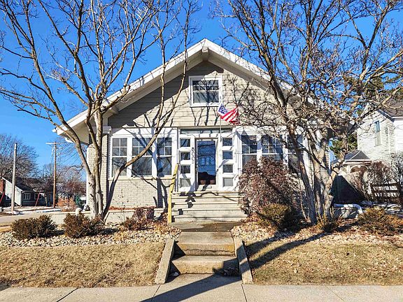 2nd image of 800 E Main St