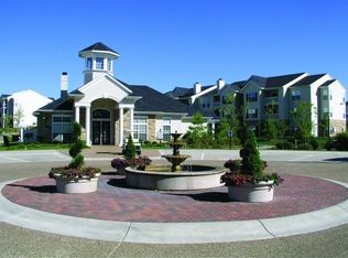 105 Turnberry Pl APT E, Saint Peters, MO 63376