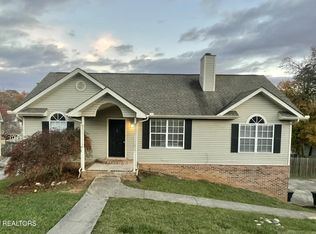 5816 Shelley Dr, Knoxville, TN 37909