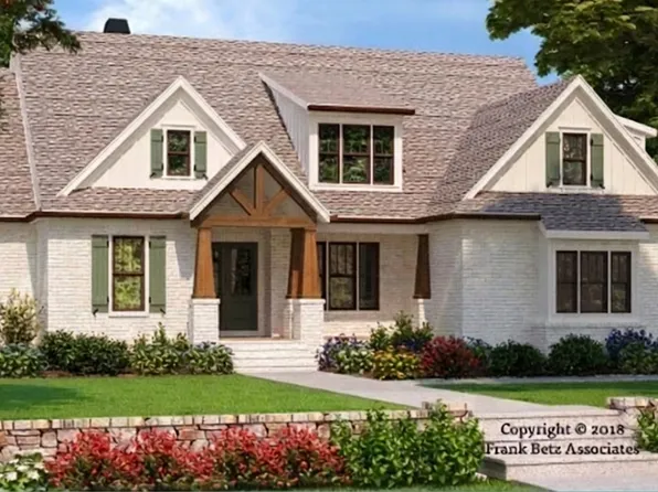 195 Farr Lake Dr, Tyrone, GA 30290