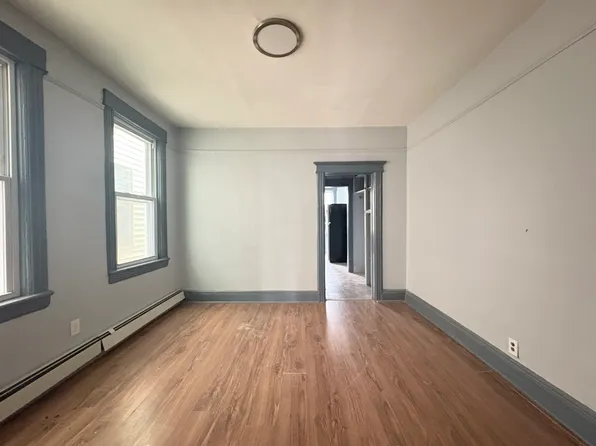 112 Neptune Avenue image 4 of 6