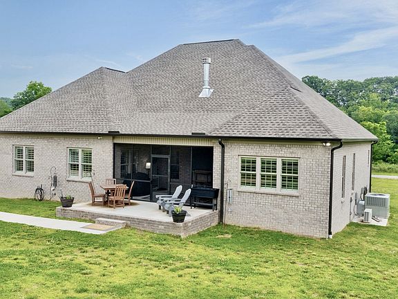 3rd image of 1742 Old Gallatin Rd