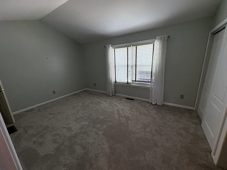 304 Huntington Ct #62 — Photo 16