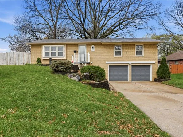 4022 S Hands Cir, Independence, MO 64055