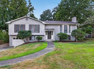 611 Ashwood Ln, Trussville, AL 35173